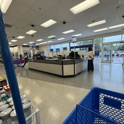 Ross Dress for Less - Checkout line