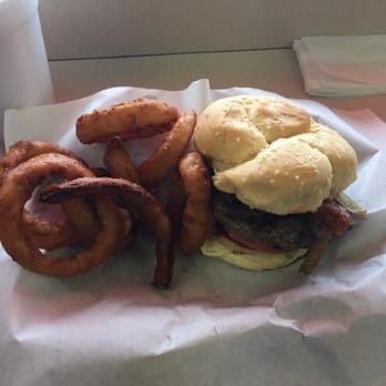 Paradise Pup - Bacon cheeseburger and onion rings - Fast Food Near Me - Des Plaines, Illinois