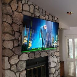 Dixie Cable Tech - Beautiful, clean installation with cables hidden behind the TV.