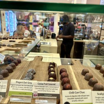 Chococo Midtown - Chocolatiers & Shops Near Me - New York, New York