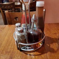 Benny T's - Condiment caddy