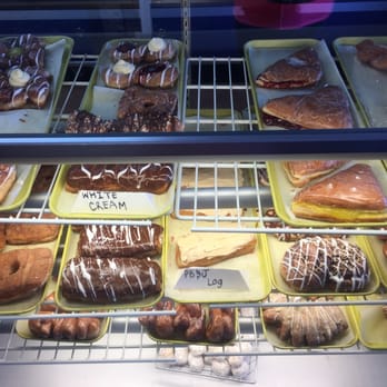 Donut King - Front Case - Donuts Near Me - Winter Park, Florida