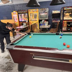 Wildcat Den - 3 pool tables & lots of arcade games