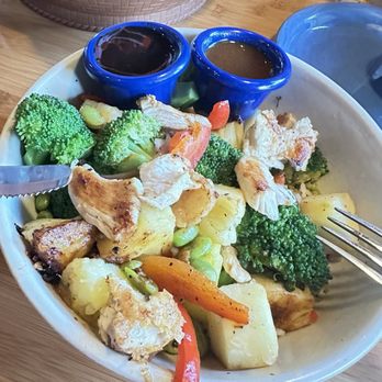 Islands Restaurant - Best bowl - Burgers Near Me - Carlsbad, California