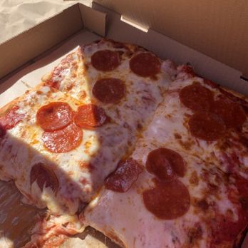 Perry's - Pepperoni Pizza - Bike Rentals Near Me - Santa Monica, California
