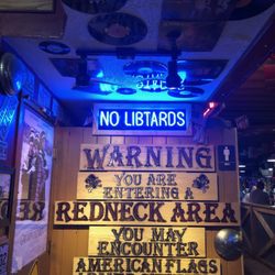 Rollies Rednecks & Longnecks