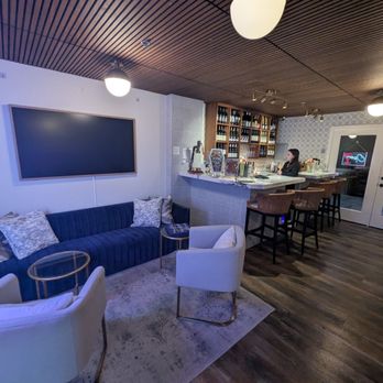 Vino Estero - Inside - Wine Bars Near Me - Morro Bay, California Vino Estero - Inside - Wine Bars Near Me - Morro Bay, California