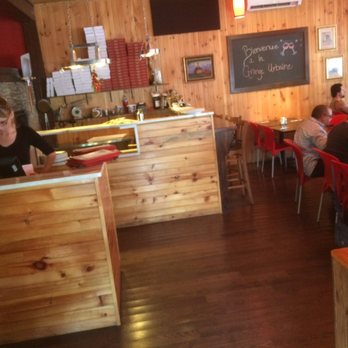 La Grange Urbaine - Inside, wood everywhere. Cabin feel - Pizza Near Me - Laval, Quebec