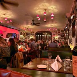 Sammie’s - Interior