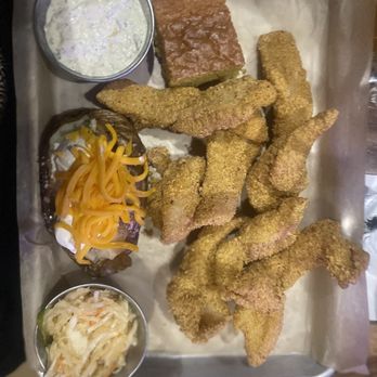 Toby Keiths I Love This Bar & Grill - Fried catfish - Cocktail Bars Near Me - Moore, Oklahoma
