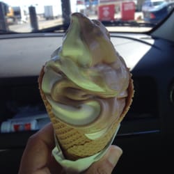 Braum's Ice Cream & Dairy Stores - Small yogurt twist