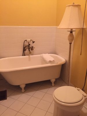 1425 Inn by null