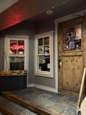 520 Bar & Grill by null