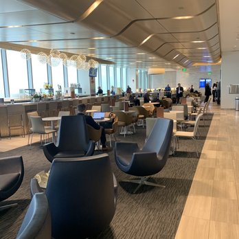 United Club Terminal B - Airport Lounges Near Me - Boston, Massachusetts