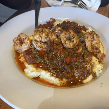 Charred Oak Kitchen - Shrimp and Grits - Cocktail Bars Near Me - Carrollton, Georgia