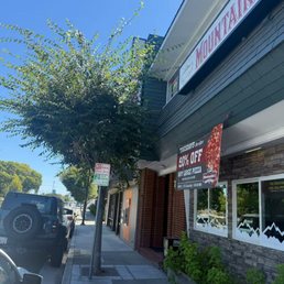 Exterior outside entrance of Elite Wax - ELITE Wax San Carlos entrance behind the tree - San Carlos, California Exterior outside entrance of Elite Wax - ELITE Wax San Carlos entrance behind the tree - San Carlos, California