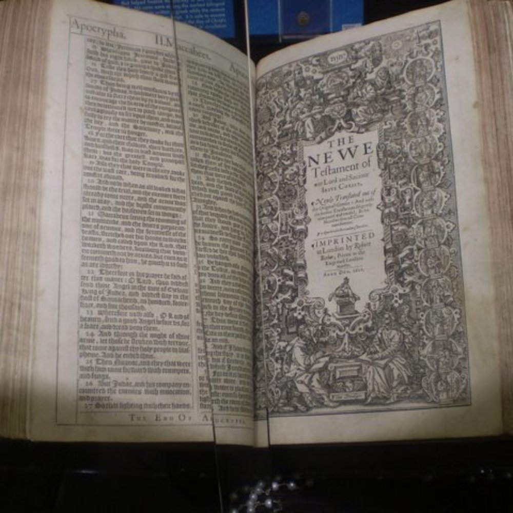 Ancient Creations - 1611 King James Bible on display - Jewelry Near Me - Las Vegas, Nevada Ancient Creations - 1611 King James Bible on display - Jewelry Near Me - Las Vegas, Nevada
