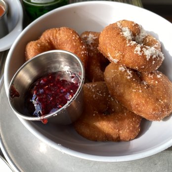 Pie Pushers - Deez donuts - sugar donuts with raspberry jam - Pizza Near Me - Durham, North Carolina