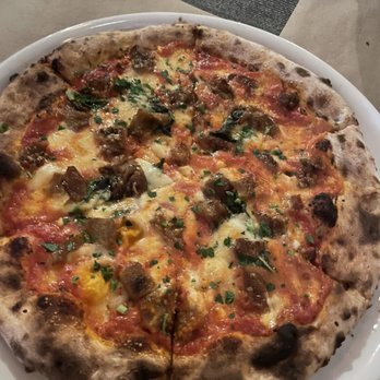 Ciao Restaurant & Bar - Melanzana Pizza - Cocktail Bars Near Me - Lynn, Massachusetts