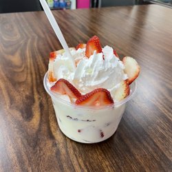 Antojitos Doña Chona - Strawberries and Cream