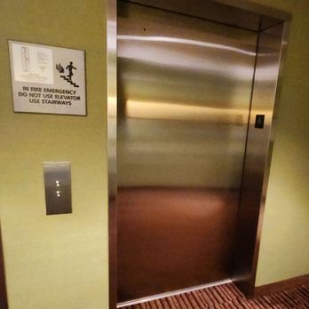 Hampton Inn Dunn - Elevator - Hotels Near Me - Dunn, North Carolina
