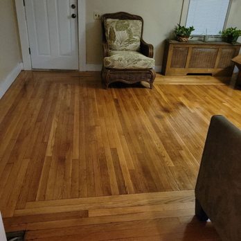 American Floors - a living room with hardwood floors - Flooring Near Me - Riverside, Rhode Island