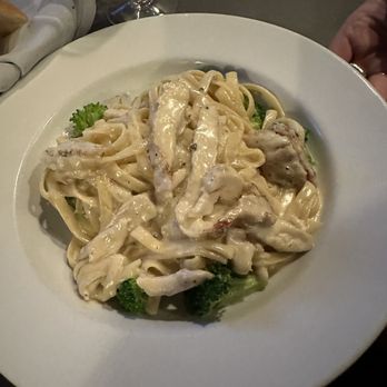 Avanzare Italian Dining - Fettuccini Alfredo - Italian Near Me - Springfield, Missouri Avanzare Italian Dining - Fettuccini Alfredo - Italian Near Me - Springfield, Missouri