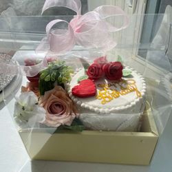Sweet Mimi’s Sugar & Flour Creations - Floral Cake gift box - Includes beautifully designed 5" double layer cake and a matching Floral arrangement. A perfect gift for her!
