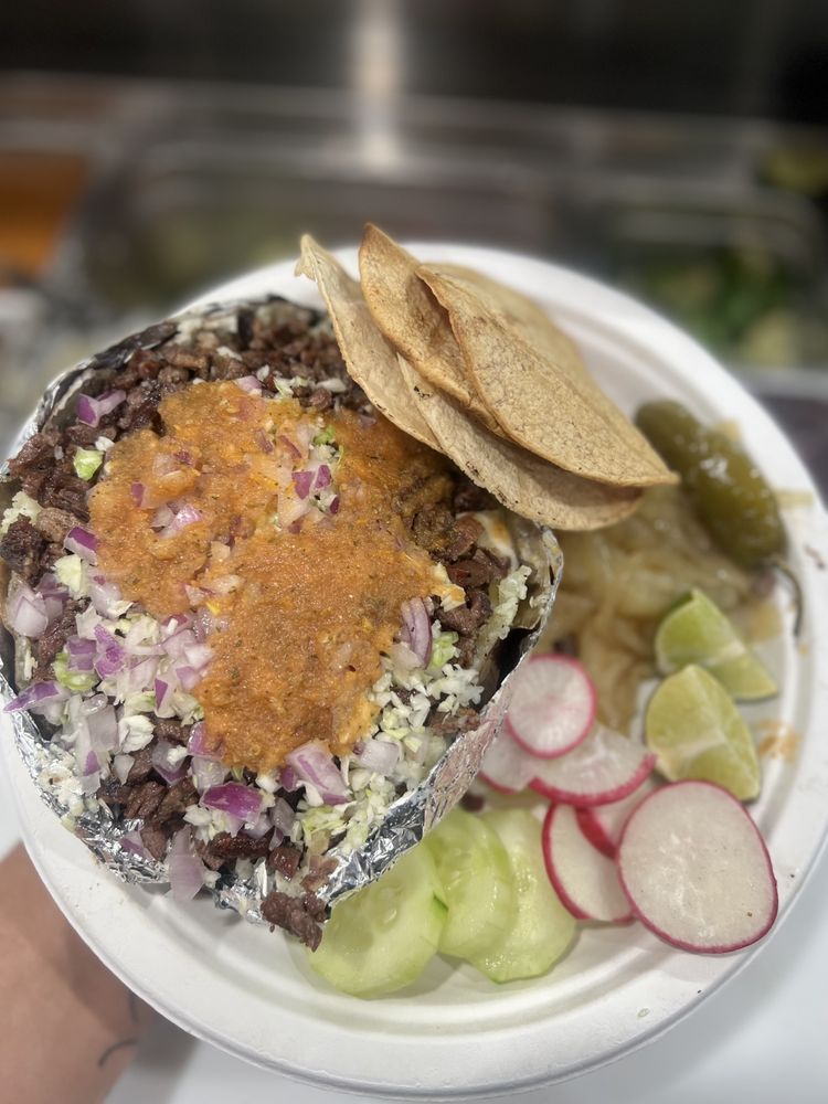 TACOS OSUNA ESTILO MAZATLÁN 3032 N Blackstone Ave, Fresno, California