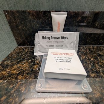 Hyatt Place Des Moines/Downtown - Bathroom items - Hotels Near Me - Des Moines, Iowa
