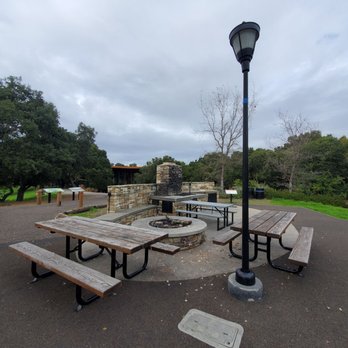 Lake Lagunita - Barbecue area - Lakes Near Me - Stanford, California