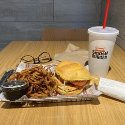Deluxe Grilled Chicken Sandwich Deluxe Grilled Chicken Sandwich