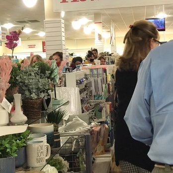 Homegoods/TJ Maxx - This line wraps around 3 times on any given day at any given time - Department Stores Near Me - Miami, Florida Homegoods/TJ Maxx - This line wraps around 3 times on any given day at any given time - Department Stores Near Me - Miami, Florida