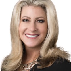 Style Queens Beauty - Style Queens Beauty takes care of my beauty needs, so I can feel confident in my day to day meetings with clients in real estate!