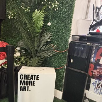Sneakerhead University - Paint & Sip Near Me - Chicago, Illinois