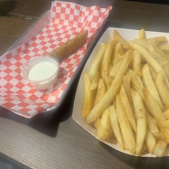 Moak's Family Texas BBQ - Fried pickles, fries - Barbeque Near Me - Dallas, Texas