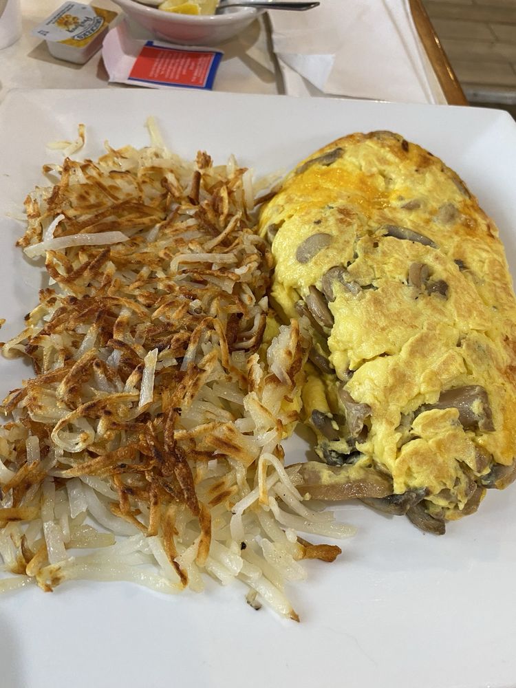 SILVER DOLLARS YORKVILLE Updated November 2024 35 Photos & 65