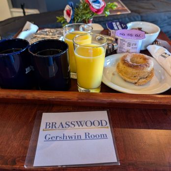 Brasswood Inn - Daily breakfast - Hotels Near Me - Provincetown, Massachusetts Brasswood Inn - Daily breakfast - Hotels Near Me - Provincetown, Massachusetts