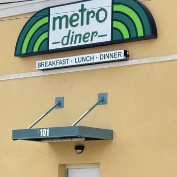 Metro Diner - Outside restaurant sign - American Near Me - Cape Coral, Florida