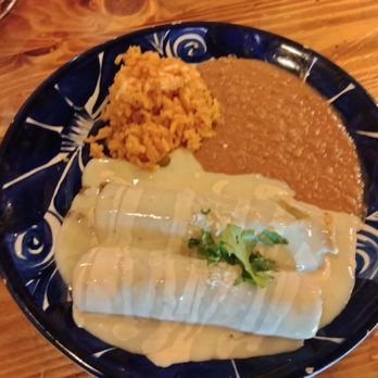 Casa Jacaranda - Cocina Mexicana Mansfield TX - Interesting beef enchiladas - Mexican Near Me - Mansfield, Texas Casa Jacaranda - Cocina Mexicana Mansfield TX - Interesting beef enchiladas - Mexican Near Me - Mansfield, Texas