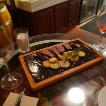 Bodega La Puntual - The veal was so juicy, flavorful, and tender. Cooked to perfection! - Catalan Near Me - Barcelona, B