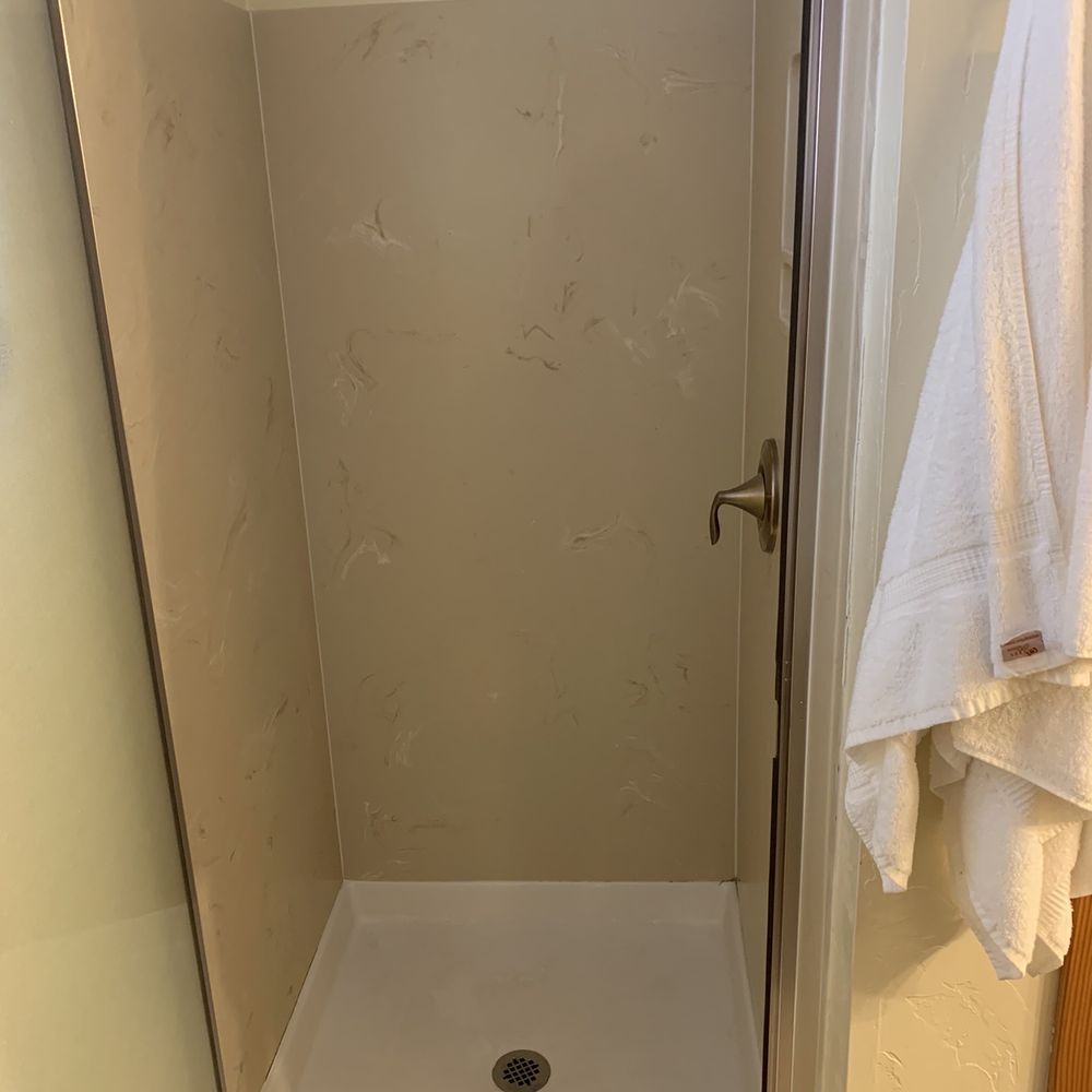 Sonoma Coast Villa - The walk-in shower - Hotels Near Me - Bodega, California Sonoma Coast Villa - The walk-in shower - Hotels Near Me - Bodega, California