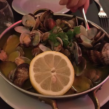Sacramento - Fragrant delicious clam appetizer. Get bread to soak up the incredible broth. - Mediterranean Near Me - Lisbon, 11