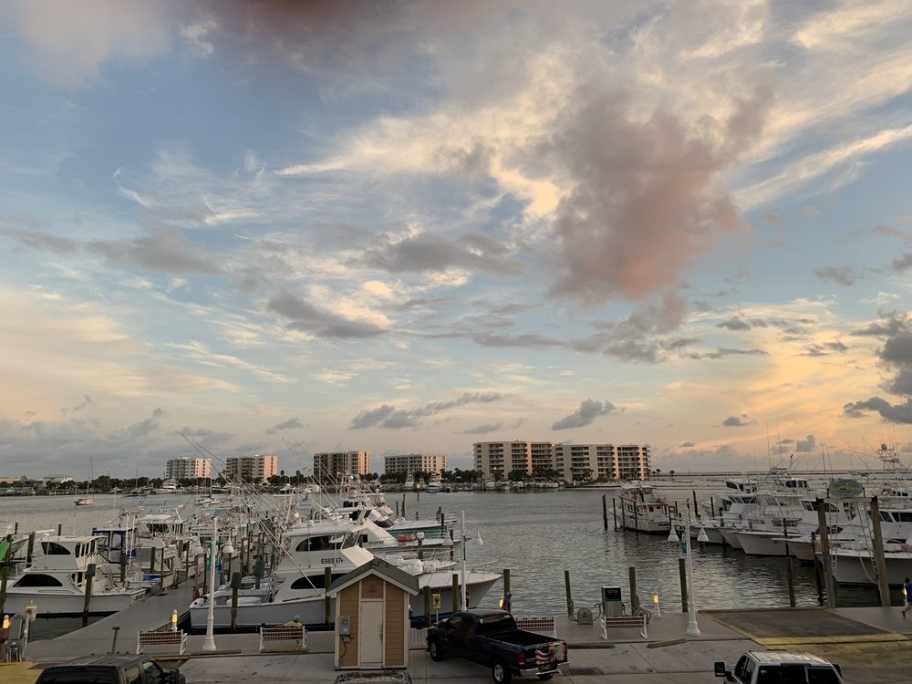 Brotula's Seafood House & Steamer