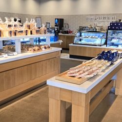 Paris Baguette - So many nomnomz!