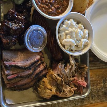 The Crossroads BBQ - Baked beans, mac and cheese, pulled pork, brisket, burnt ends and spicy sausage. - Barbeque Near Me - Carmel, California