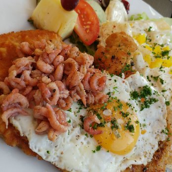 Stintecker Stuuv - Ein nicht abgehobenes Surf'n'Turf-Gericht - Schnitzel mit frischen Nordseekrabben! - Seafood Near Me - Westerdeichstrich, SH Stintecker Stuuv - Ein nicht abgehobenes Surf'n'Turf-Gericht - Schnitzel mit frischen Nordseekrabben! - Seafood Near Me - Westerdeichstrich, SH
