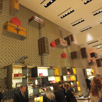 Louis Vuitton - LV Inside - Luggage Near Me - Paris, 75