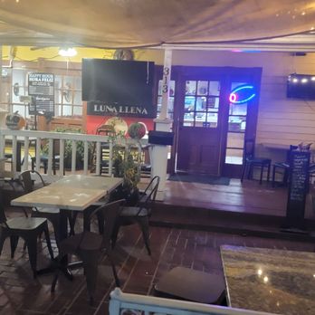 Luna Llena - Outside seats - Mexican Near Me - Moorpark, California
