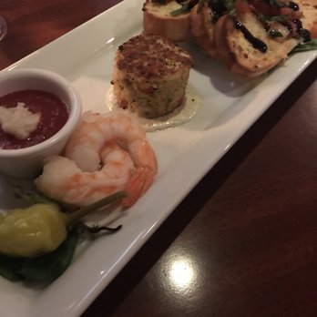 Don's Lighthouse - Sampler! Everything here I can make the same at home. - Seafood Near Me - Cleveland, Ohio